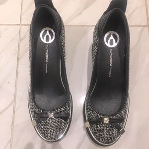 Brand new - wedge sneaker - Size 7